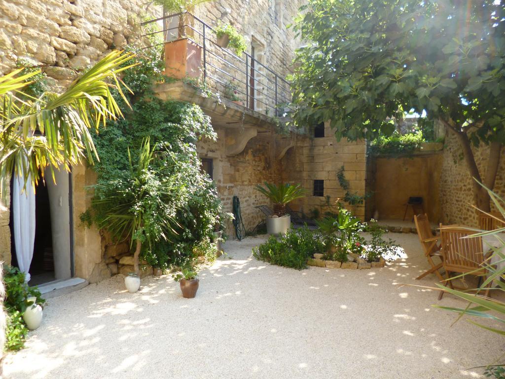 Guesthouse De Cambis B&B Remoulins Dış mekan fotoğraf