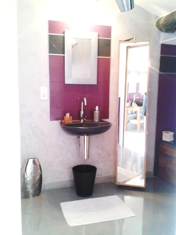 Guesthouse De Cambis B&B Remoulins Oda fotoğraf