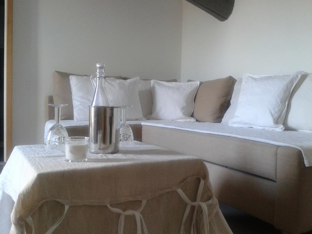 Guesthouse De Cambis B&B Remoulins Oda fotoğraf